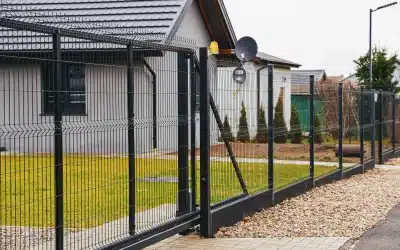 Brama przesuwna czy dwuskrzydłowa – którą wybrać?