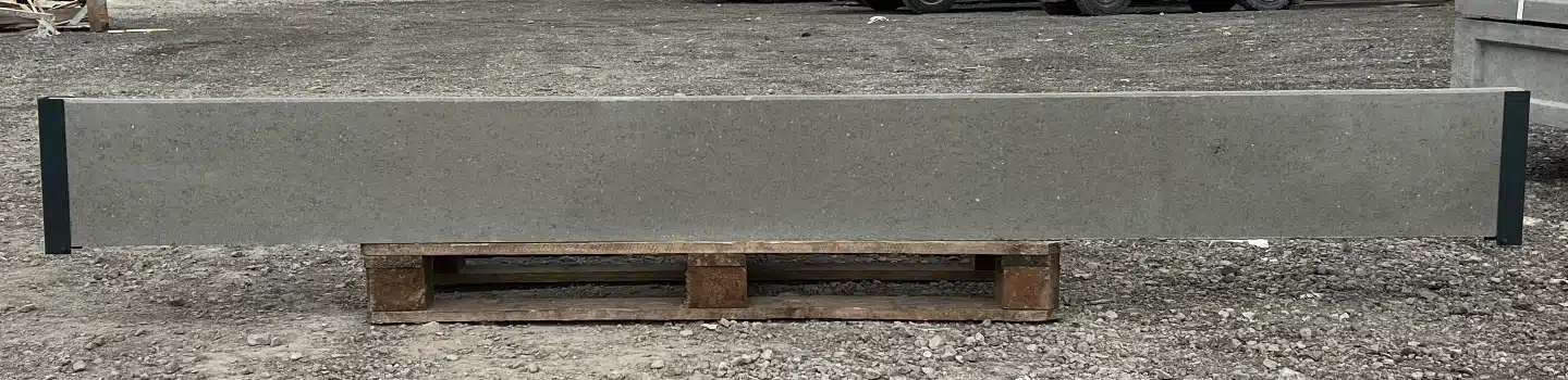 Wibroprasowana obustronnie, gładka, grafit